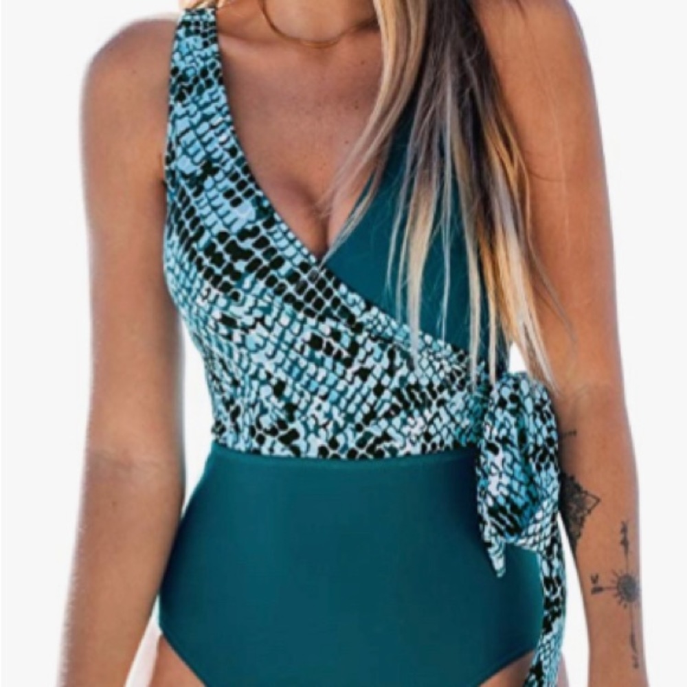 NWT snakeskin Cupshe swimsuit